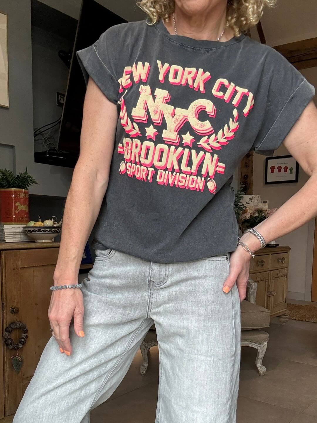 NYC T-Shirt | Grey & Neon Pink