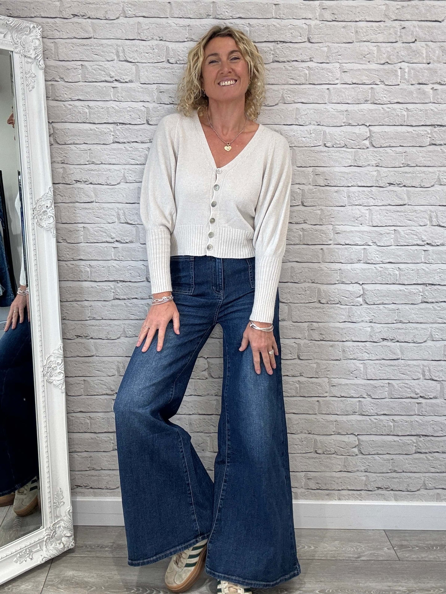 Queens Patch Pocket Wide Leg Jeans