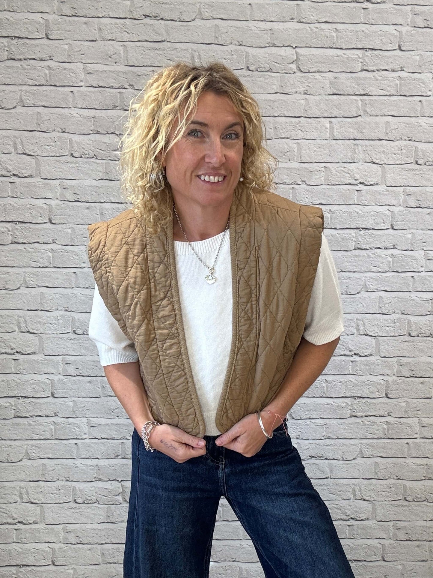 Caleb Short Quilted Waistcoat | Camel
