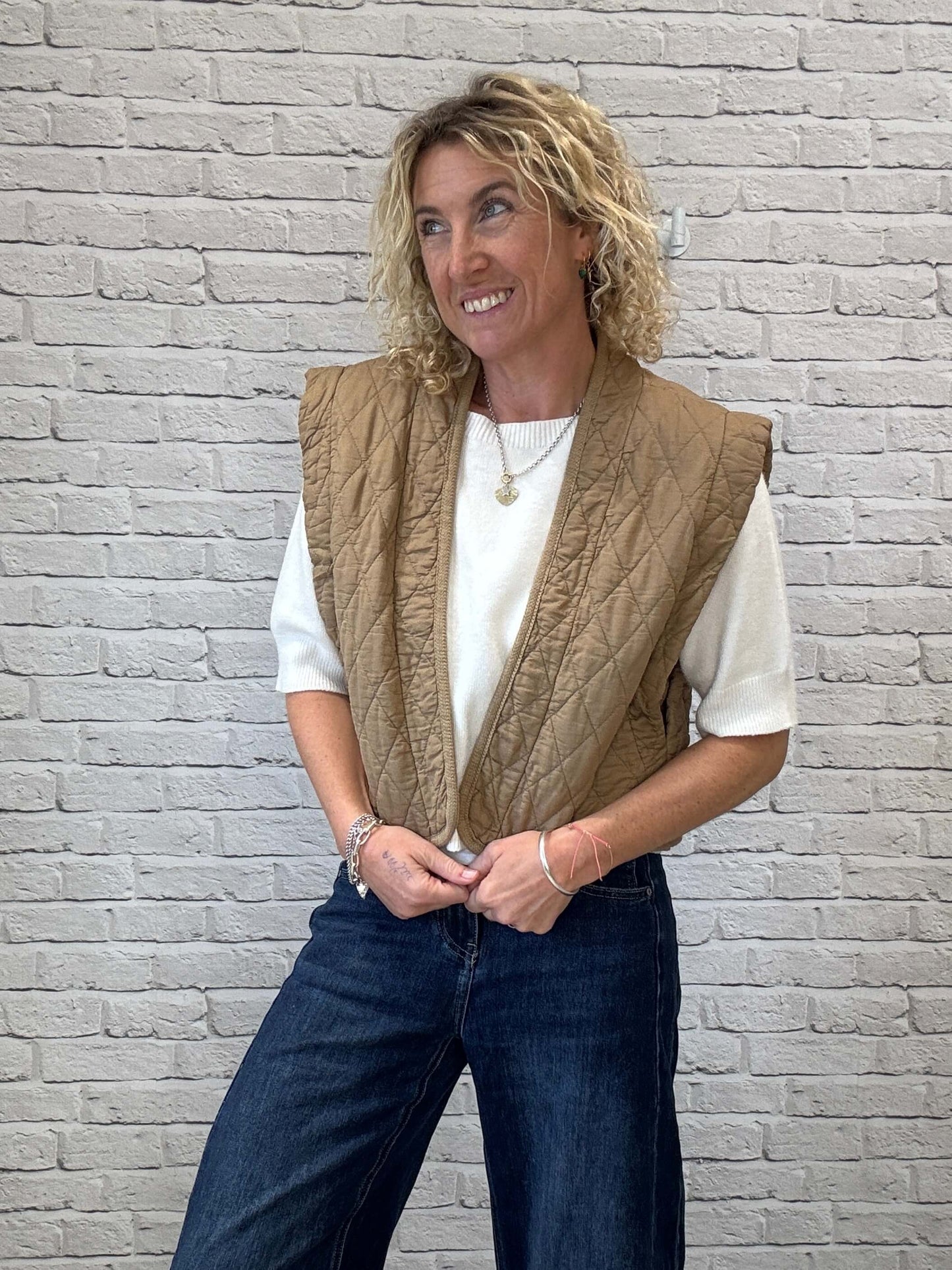Caleb Short Quilted Waistcoat | Camel