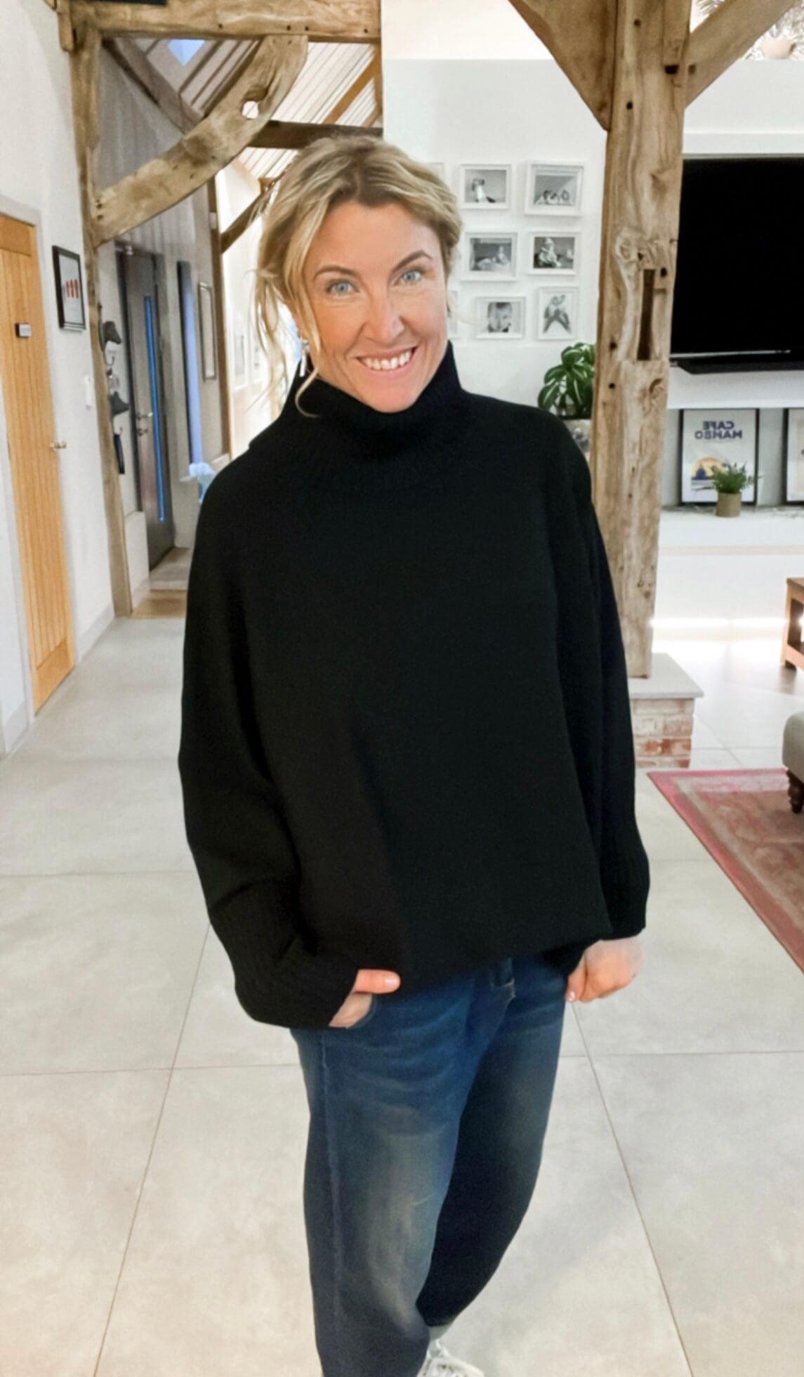 Arabella Roll Neck | BLACK