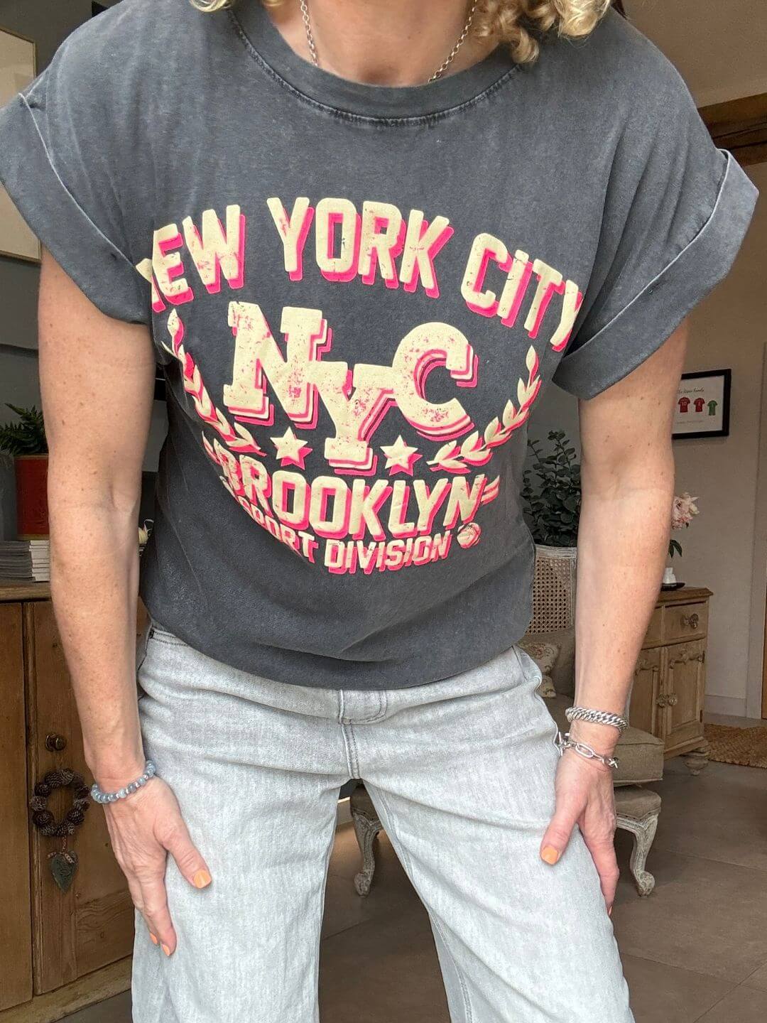 NYC T-Shirt | Grey & Neon Pink