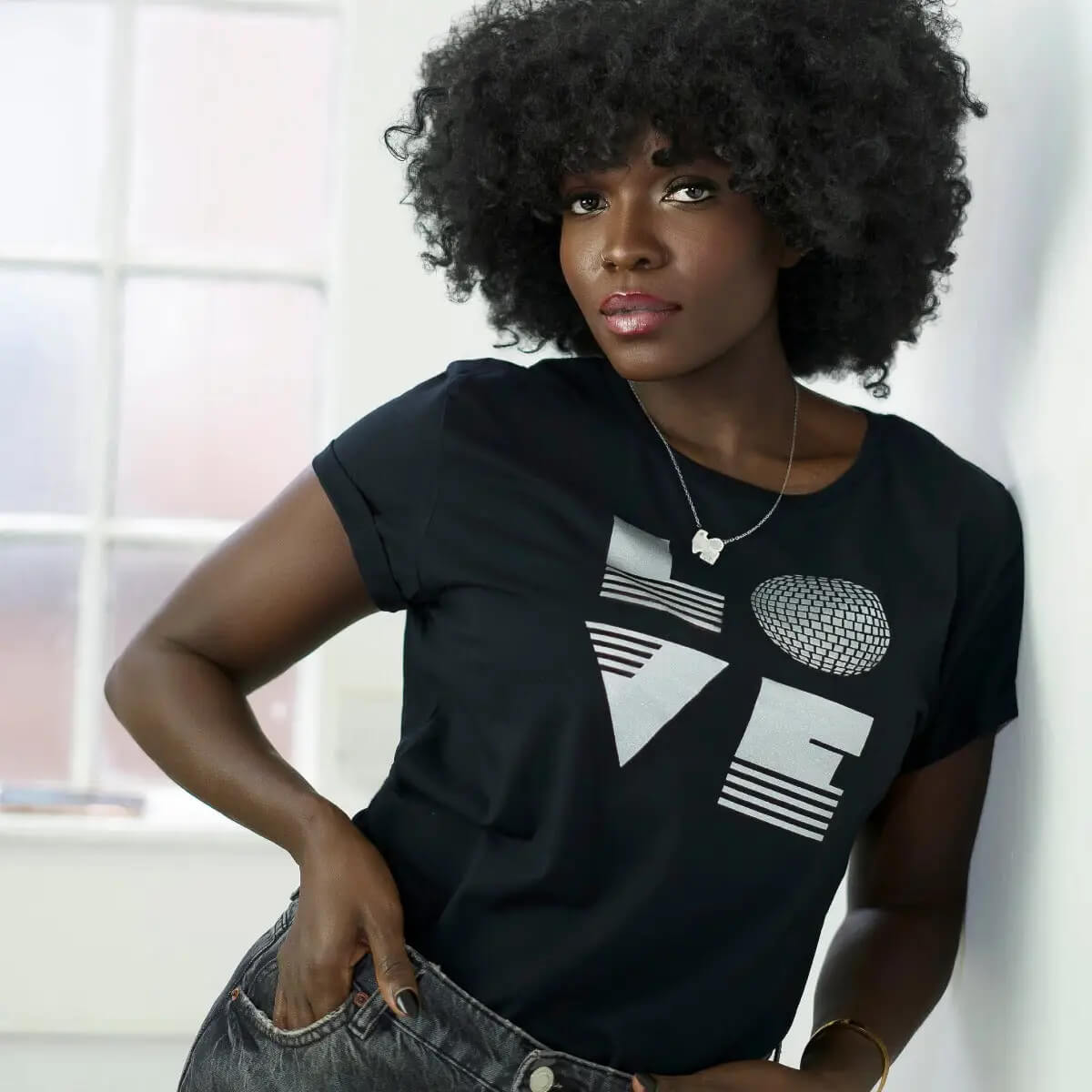 LOVE T-Shirt Black & Silver