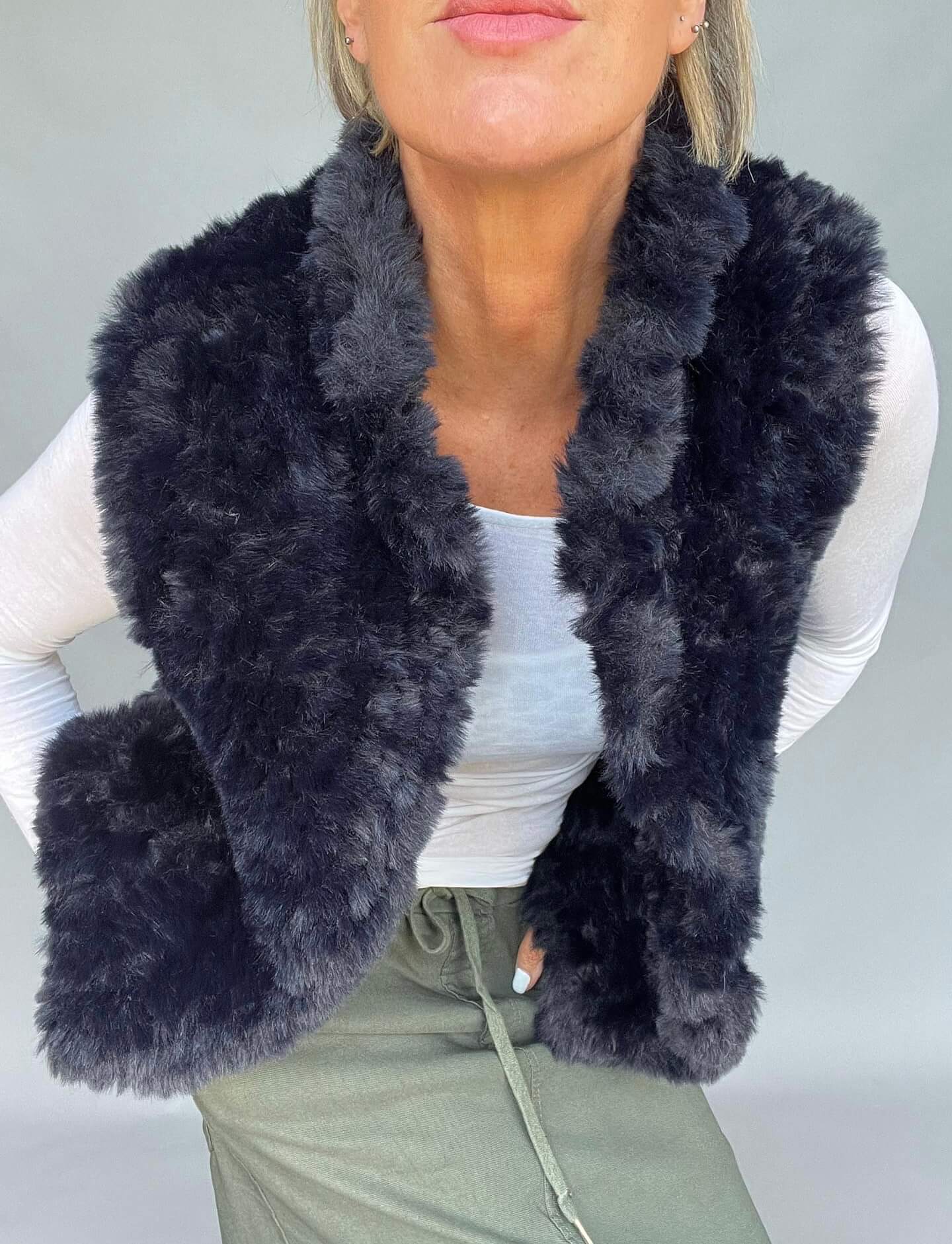 Navy deals gilet fur