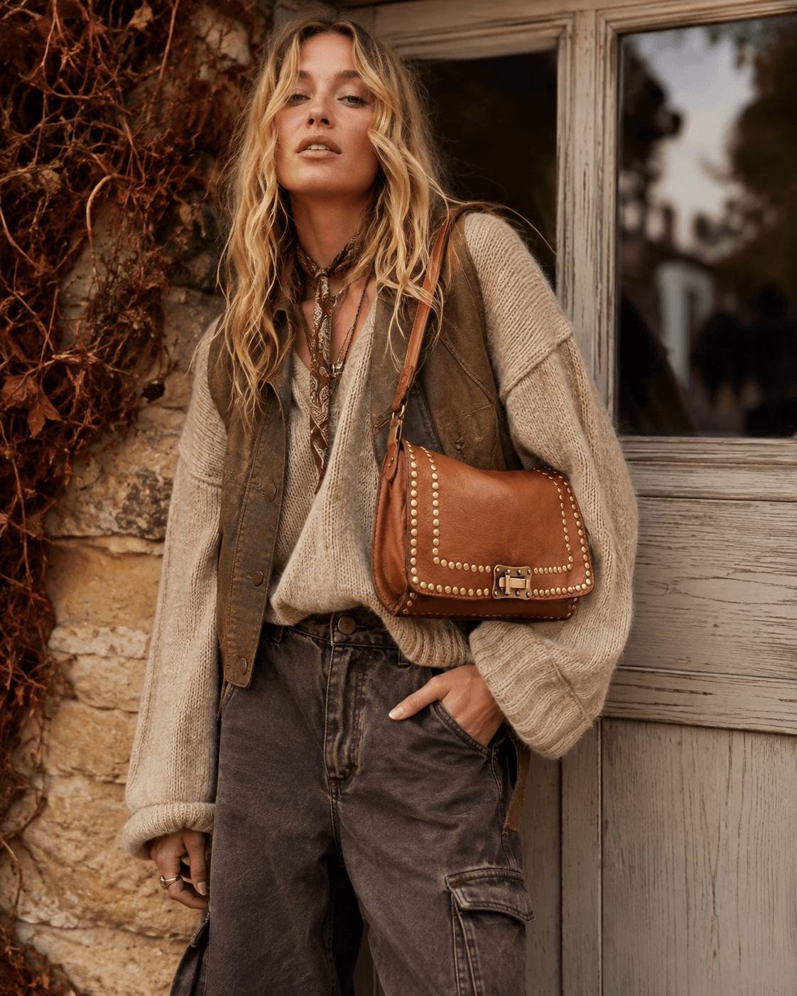 Studded Vintage Leather Bag | Cognac