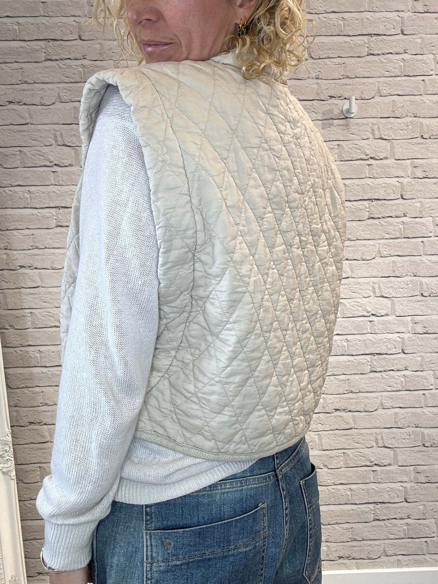 Caleb Short Quilted Waistcoat | Stone
