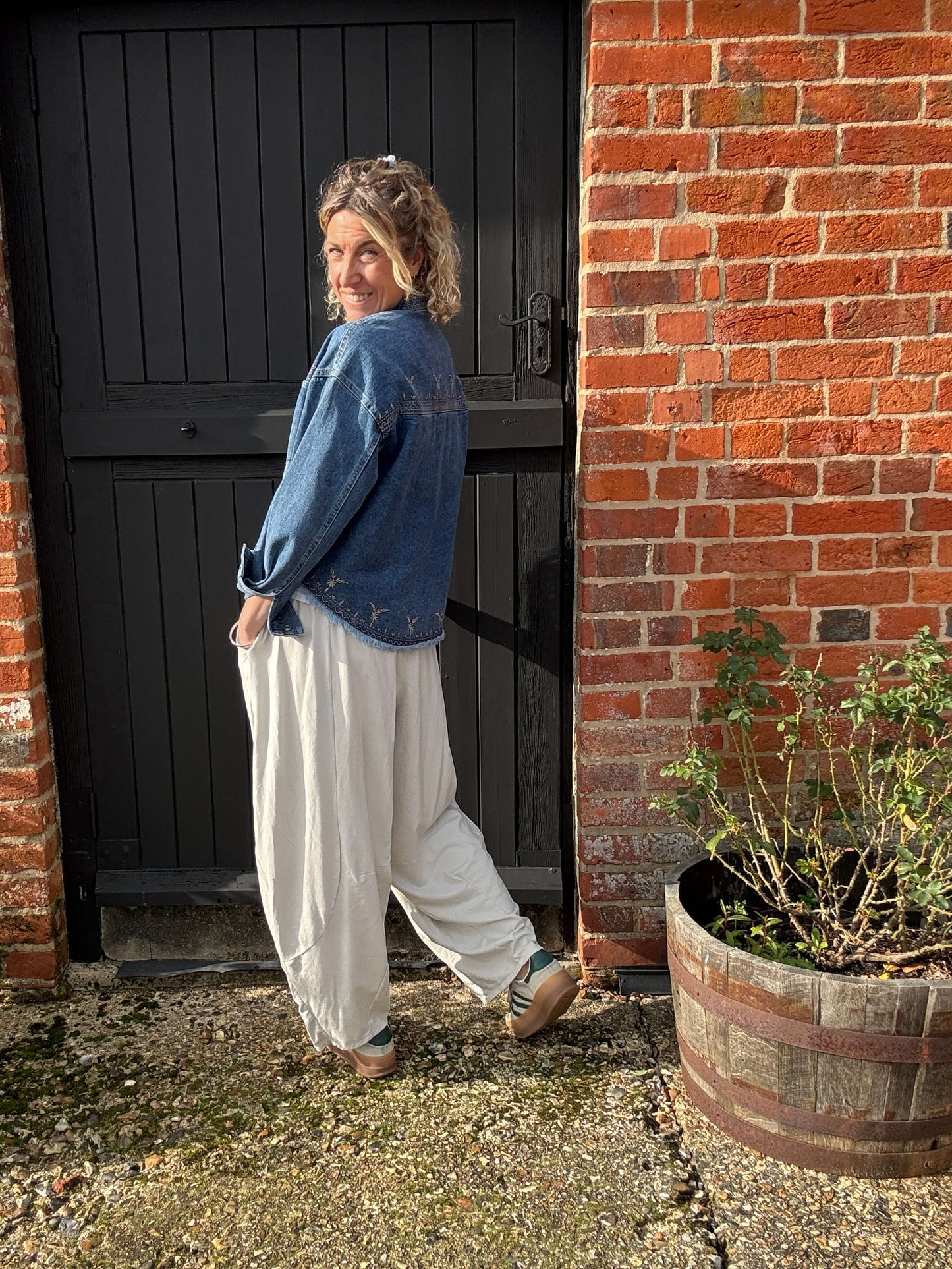 Camden Barrel Joggers | Beige (longer length)