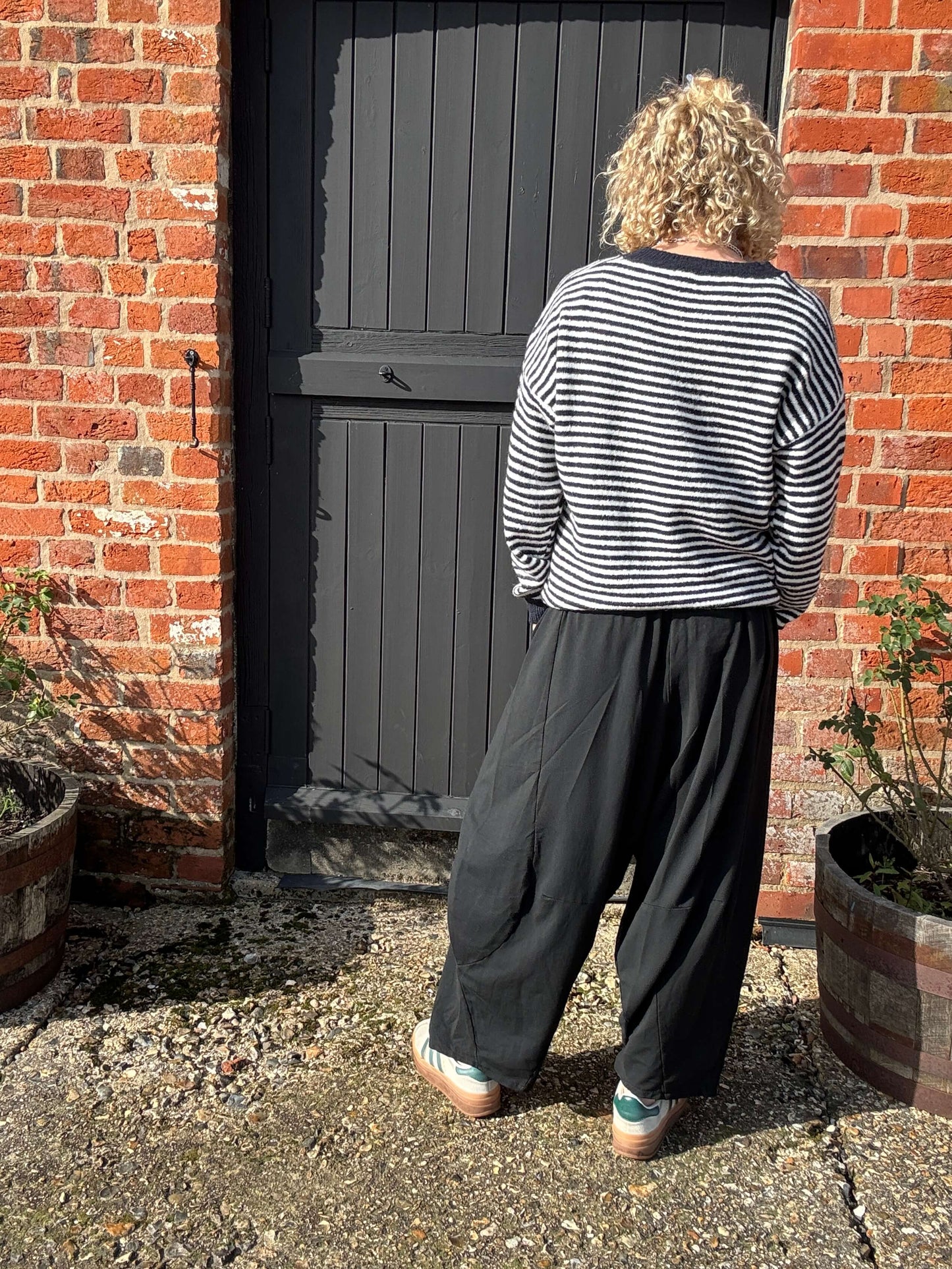 Camden Barrel Joggers | Black (longer length)