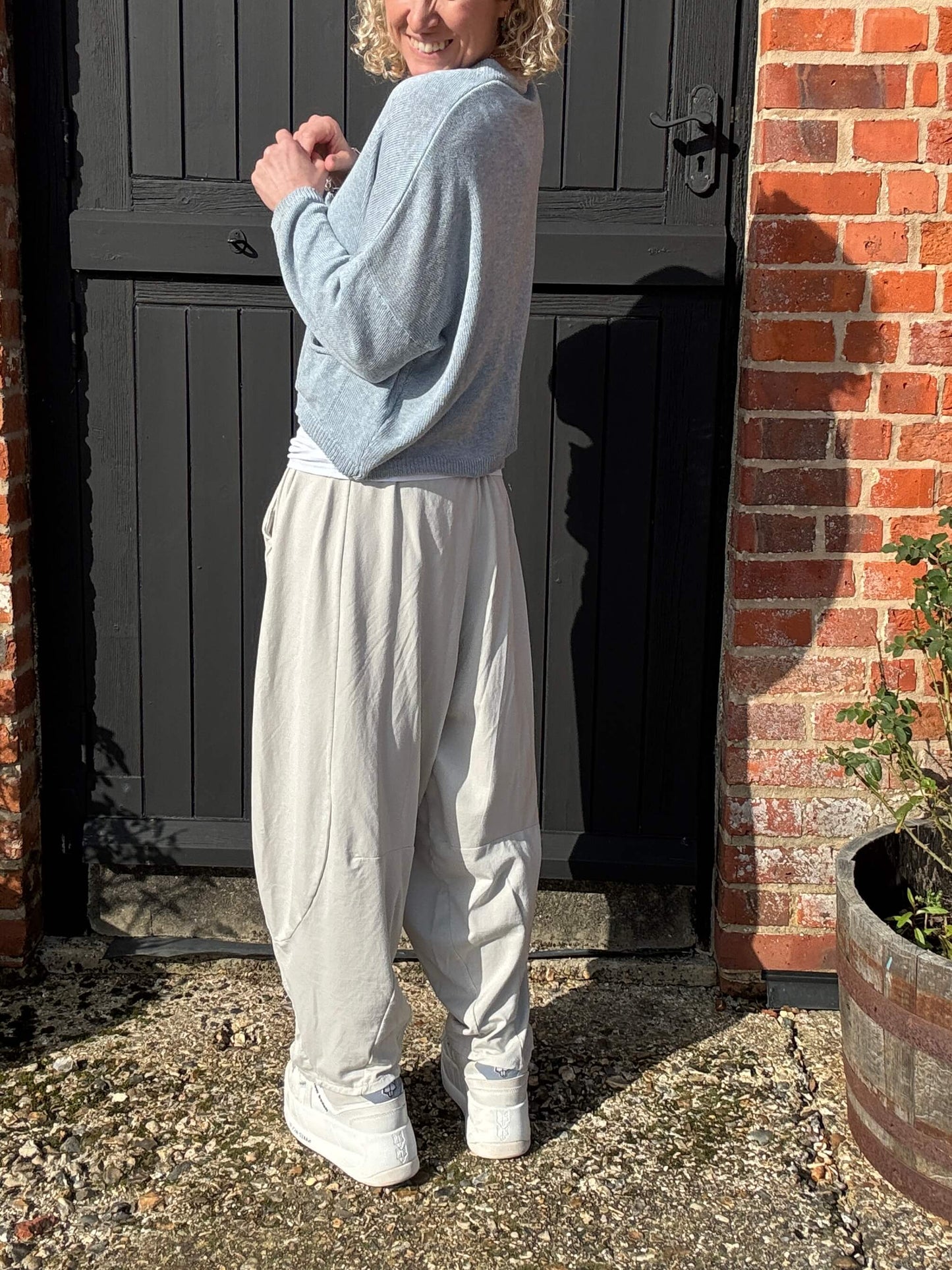 Camden Barrel Joggers | Beige (longer length)