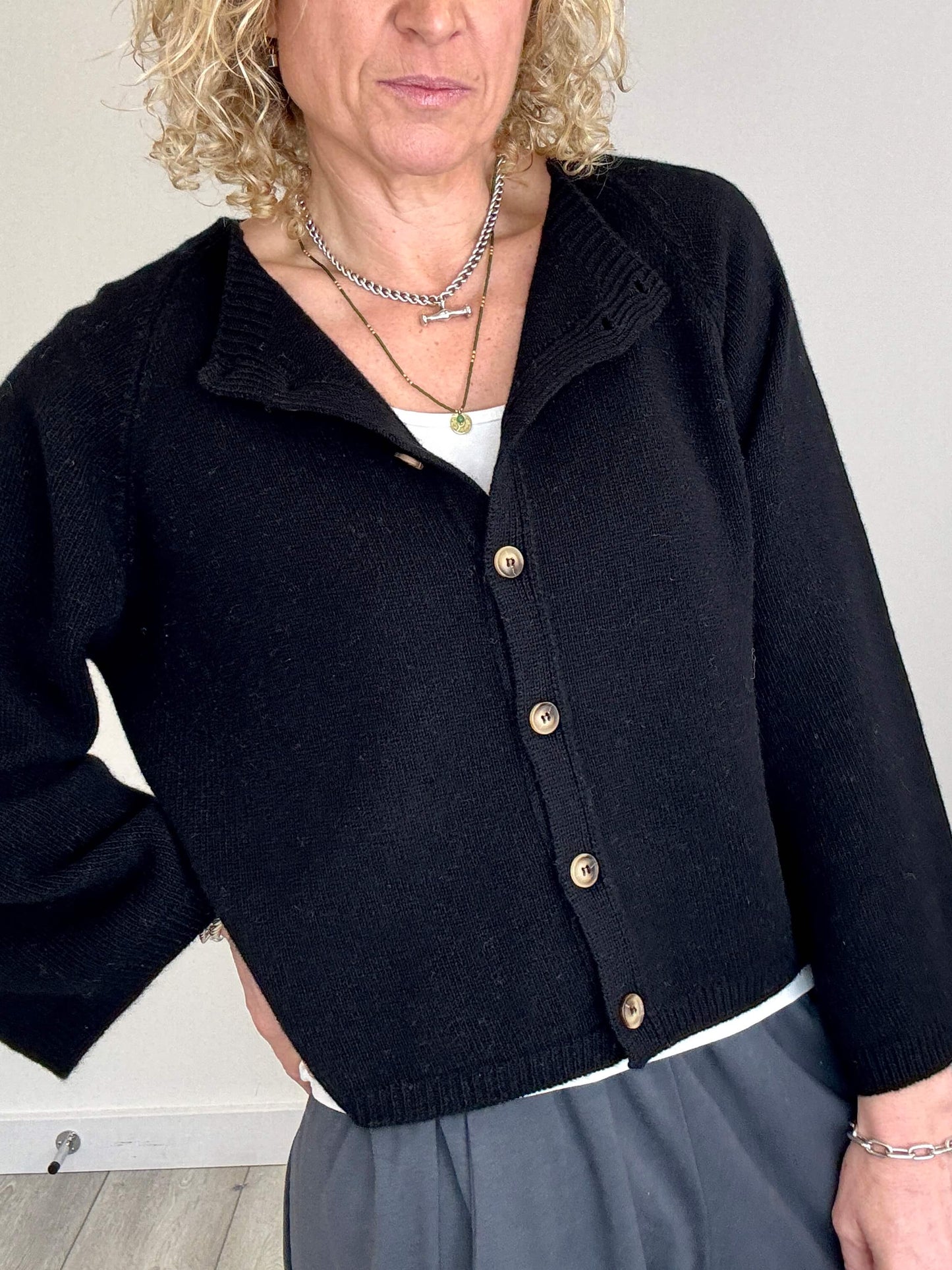 Salcombe Merino Wool Cardigan | Black