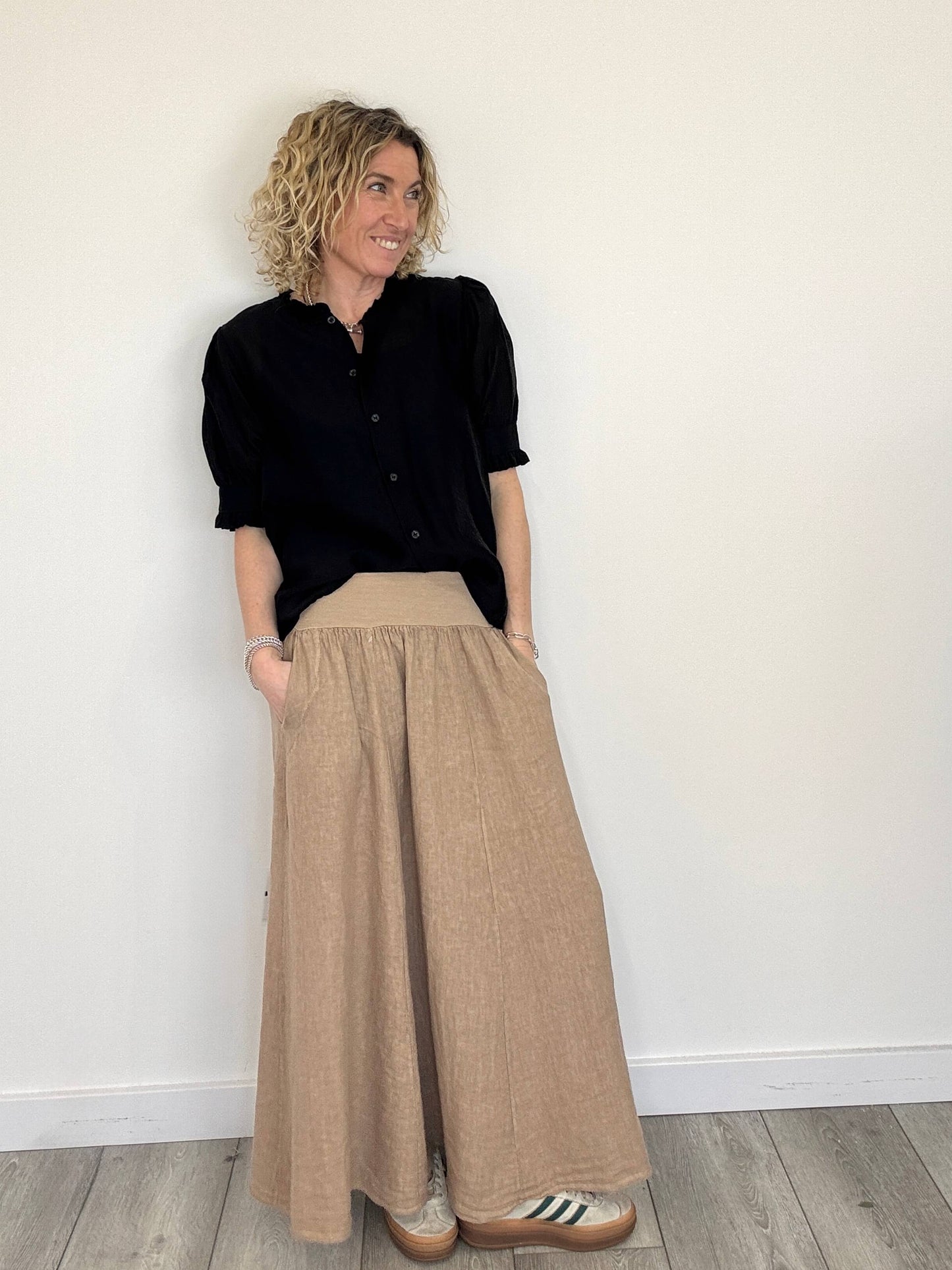 Nahara Frill Sleeve Blouse | Black