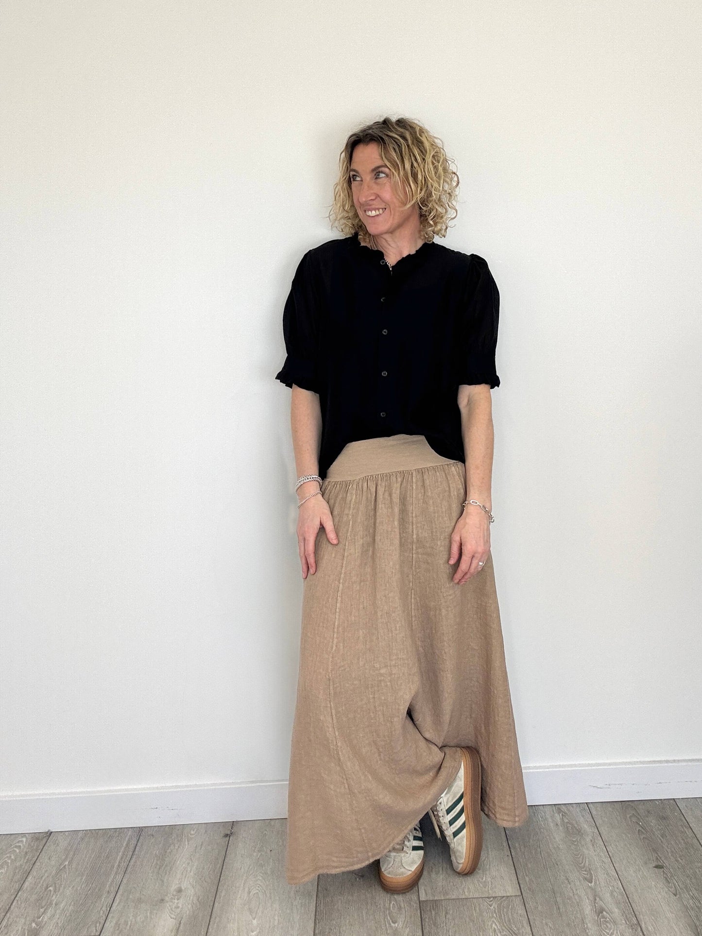 Nahara Frill Sleeve Blouse | Black