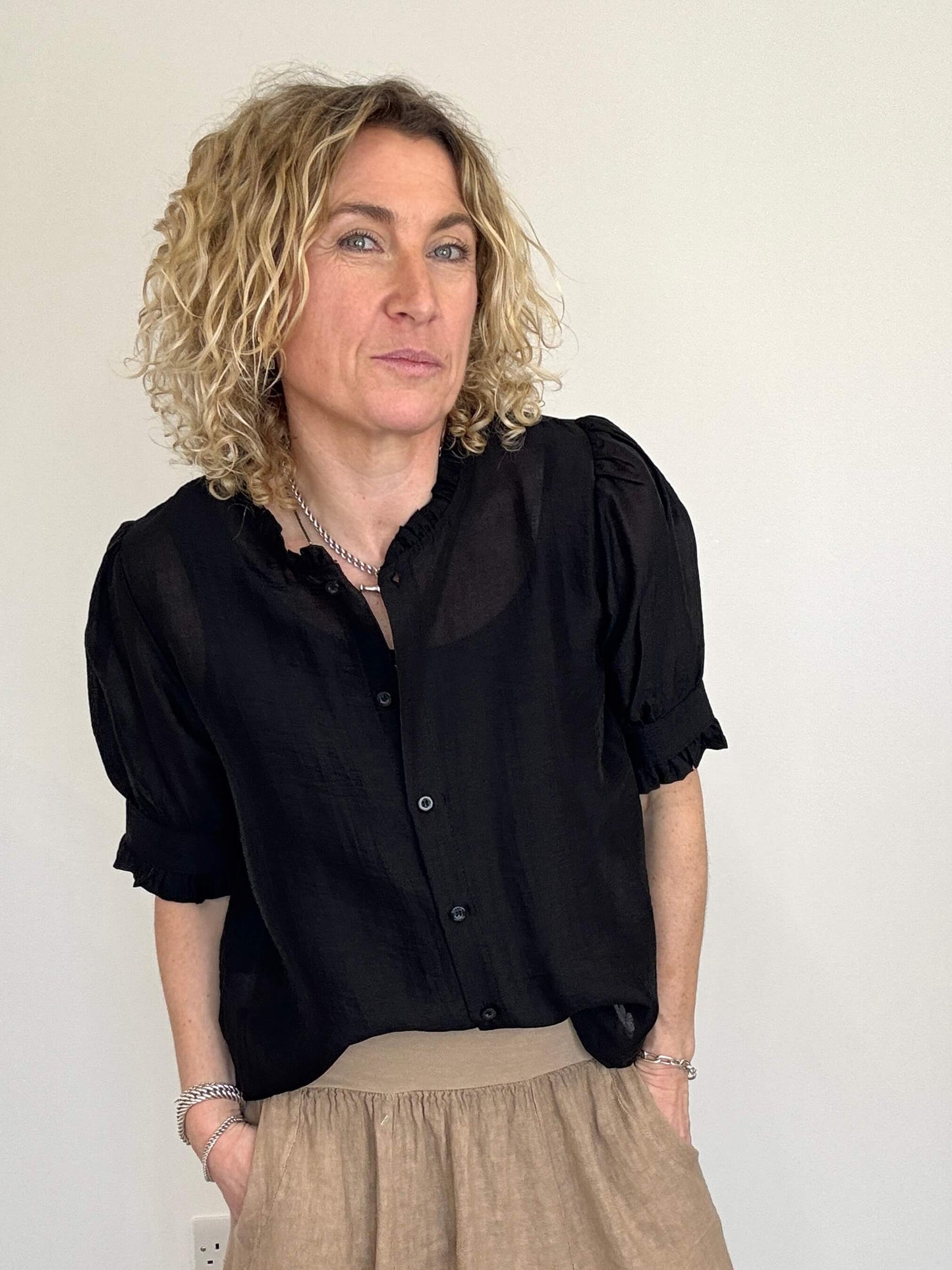 Nahara Frill Sleeve Blouse | Black