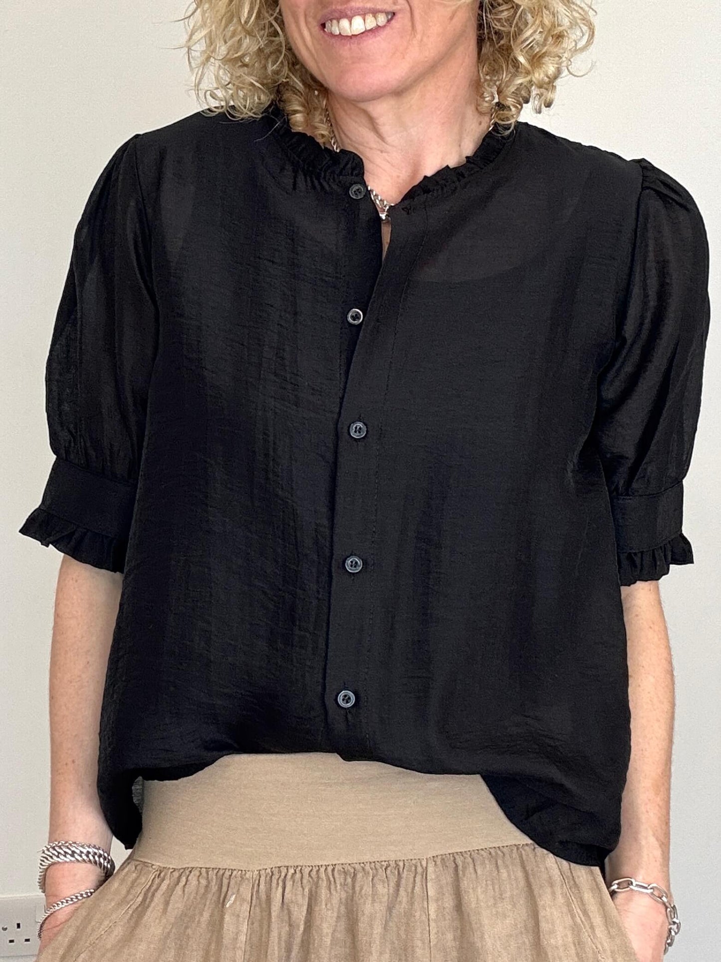 Nahara Frill Sleeve Blouse | Black