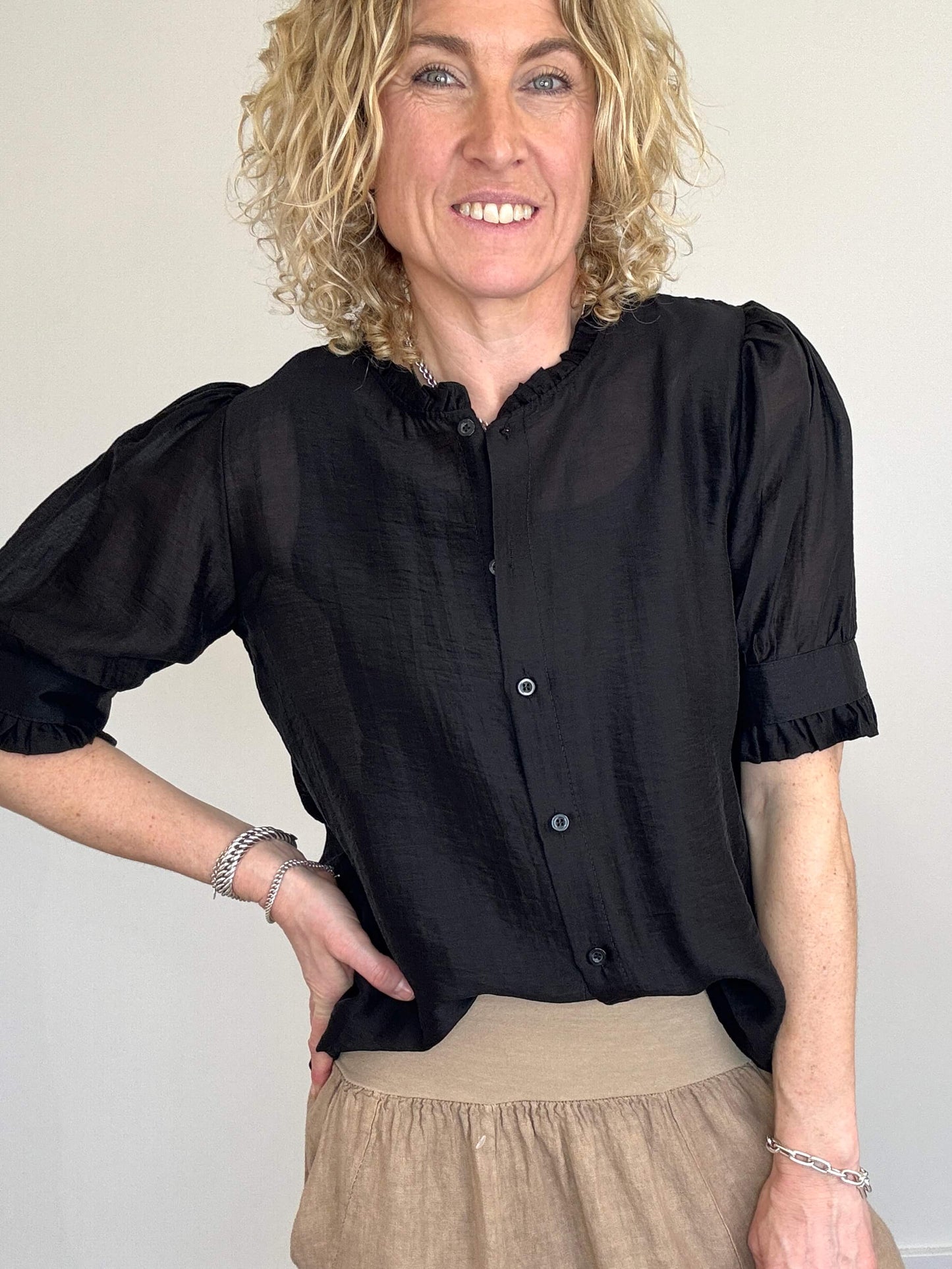 Nahara Frill Sleeve Blouse | Black