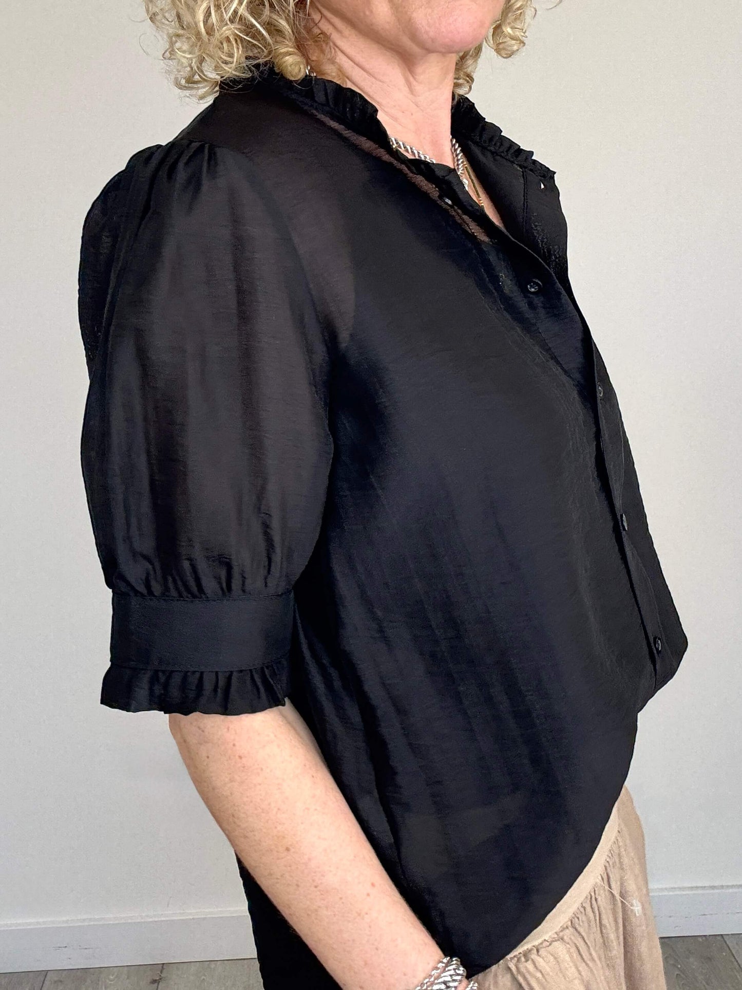Nahara Frill Sleeve Blouse | Black