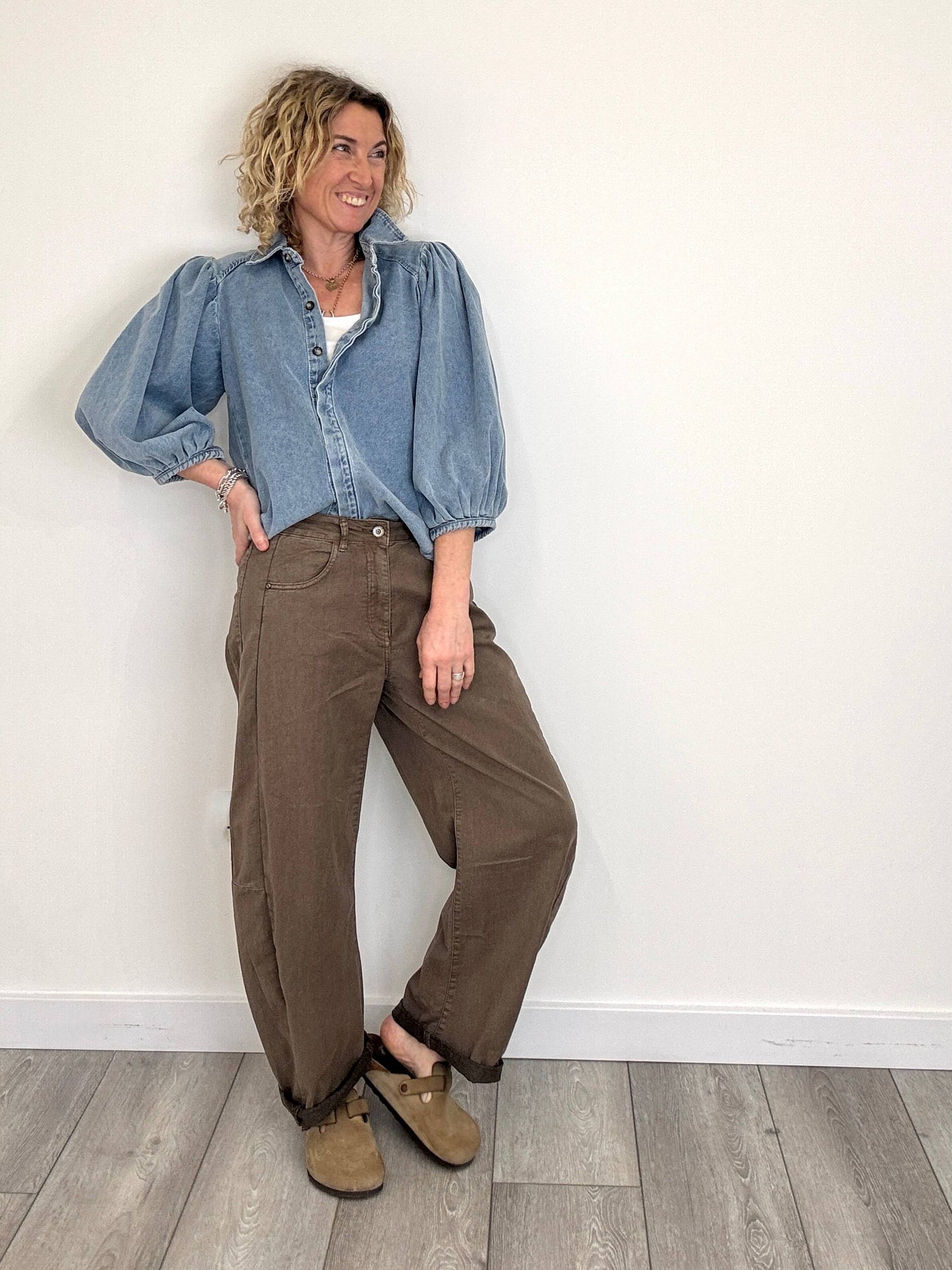 SPRING Carnaby Barrel Jeans |  Mocha (NEW)