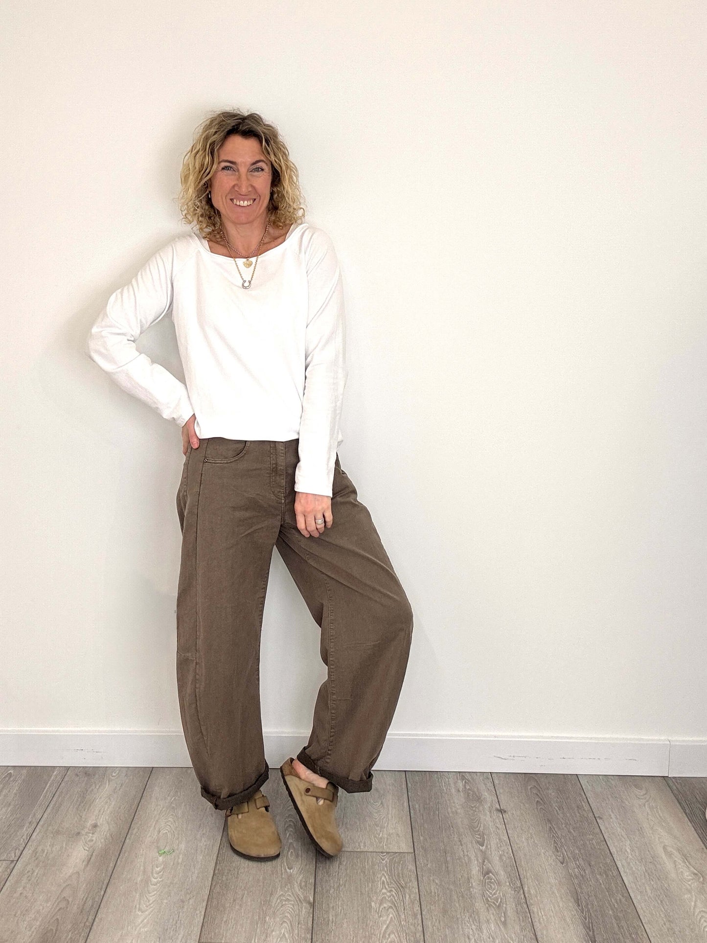 SPRING Carnaby Barrel Jeans |  Mocha (NEW)