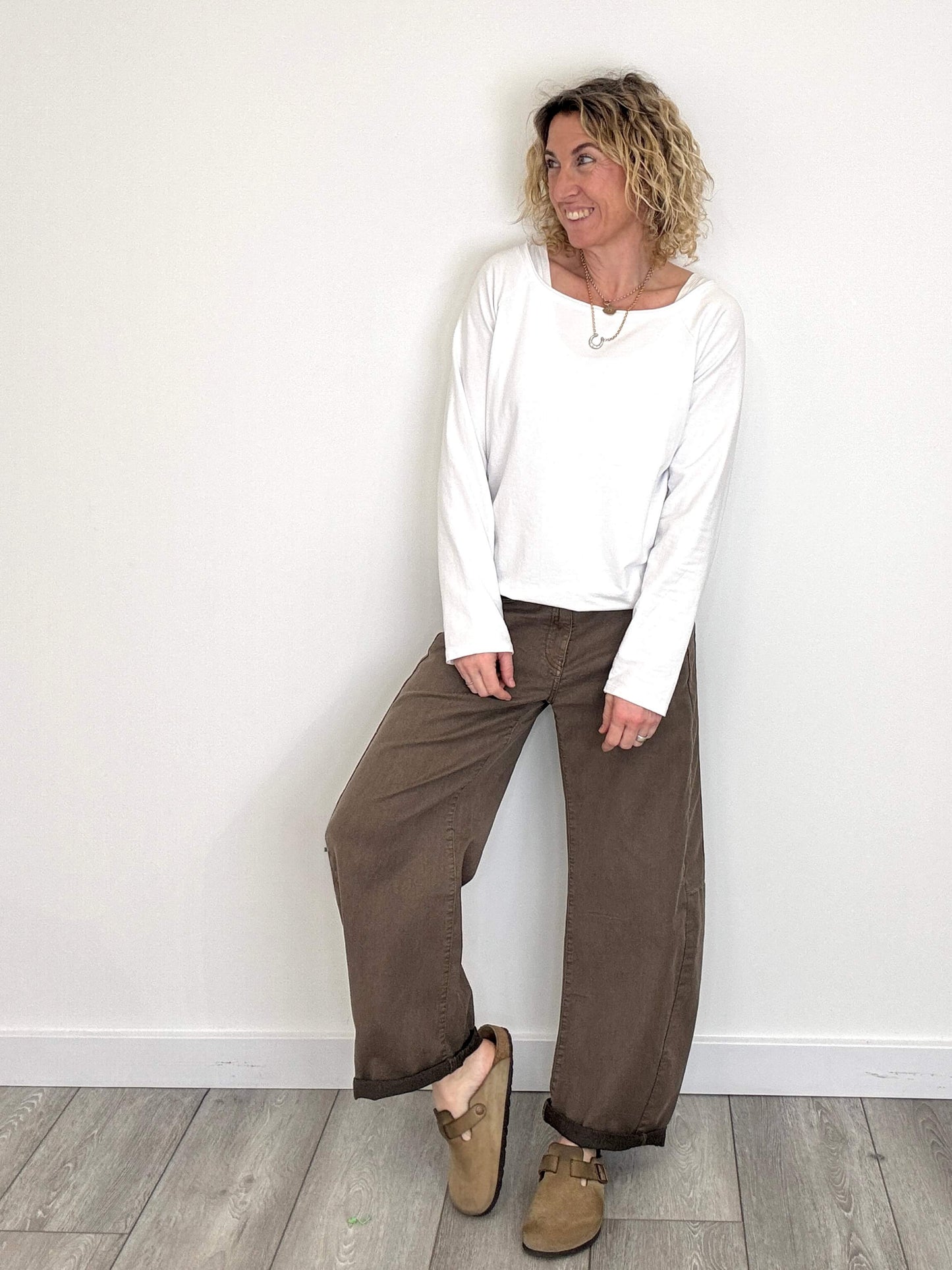 SPRING Carnaby Barrel Jeans |  Mocha (NEW)
