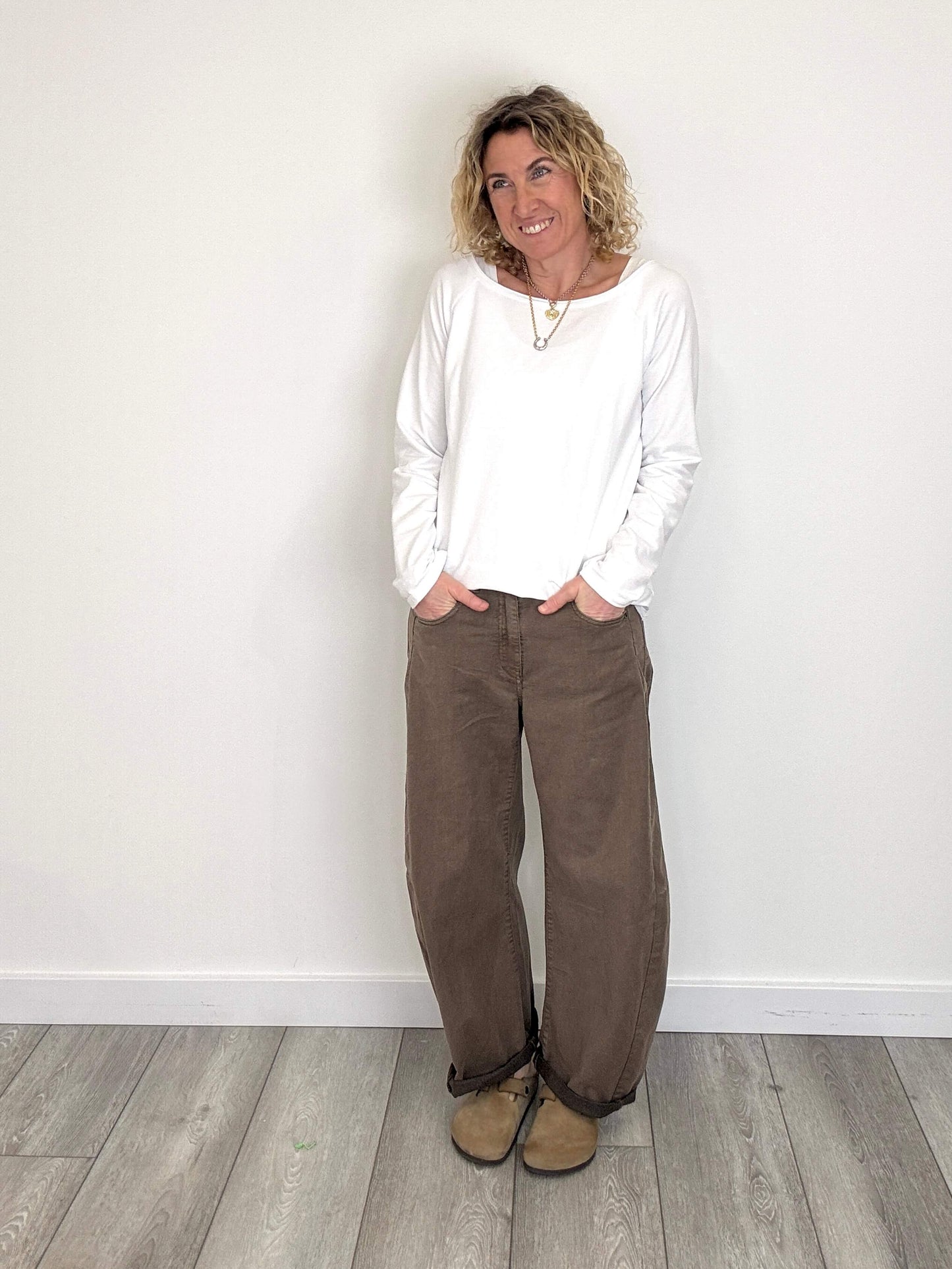 SPRING Carnaby Barrel Jeans |  Mocha (NEW)