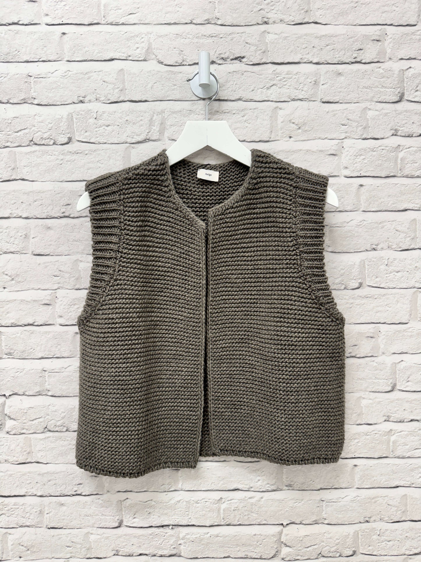 Mia Knitted Gilet | Taupe
